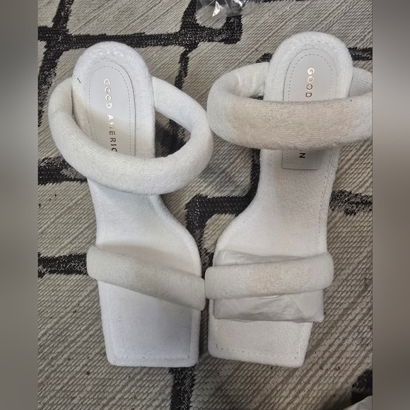 NIB Good American Women's Terry Slip On High Heel Sandals White SZ 8.5 - Picture 8 of 10